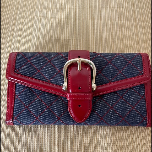Authentic Burberry bifold wallet - Picture 2 of 6